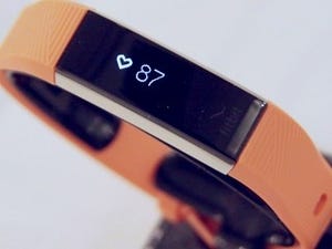 Fitbit、心拍数計を含む体活動量計「Fitbit Alta HR」 - 睡眠の質改善に役立てるとどんな効果が?