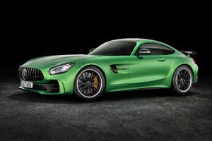 「メルセデスAMG GT R」公道走行可能なレーシングモデル発表、高い安全性も