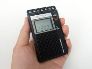 ソニー、一発選局ボタンを10個備えたポータブルラジオ