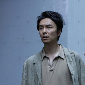 日本で珍しい”侵略SF”映画に、長谷川博己が行くところまで行った? 黒沢清監督も驚いた『散歩する侵略者』