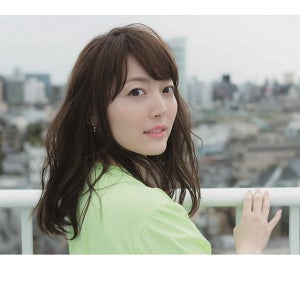 花澤香菜、「春に愛されるひとに わたしはなりたい」のジャケットを公開