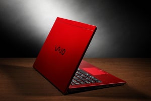 赤いVAIOの妖艶 - 写真で見る「VAIO S11 | RED EDITION」