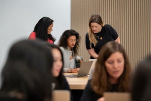Apple、女性起業家をサポートする「Entrepreneur Camp」プログラムを発表