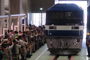 京都鉄道博物館にEF64形、運用上の都合で展示する機関車を変更へ