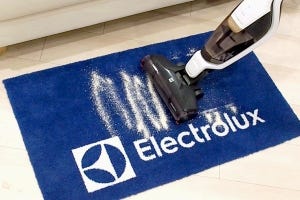 エレクトロラックスの新型コードレス掃除機「エルゴラピード」を体験 - 吸い込む掃除機で拭き掃除も？