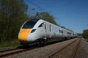 日立、英国向け高速鉄道車両「Class 800」意匠で全国発明表彰を受賞