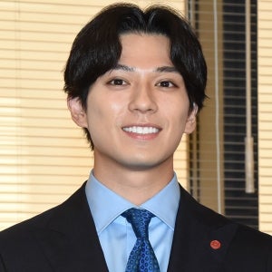 新田真剣佑、新ドラマの会見で汗だく「ヤバいんだけど!」