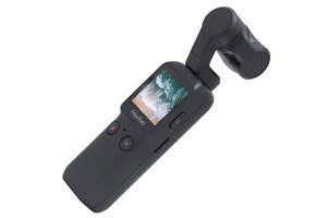 Wi-Fi内蔵のジンバル付き小型ビデオカメラ「Feiyu pocket」