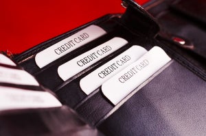新社会人はクレジットカードを作るべき?