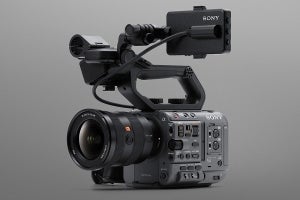 ソニー、"α"ブランドを冠するプロフェッショナル向け映像制作カメラ「FX6」