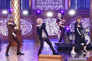 日向坂46が人気曲地上波初披露、金爆が新歌詞「女々しくて」『MelodiX!』SP放送