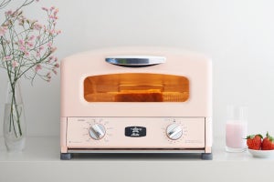 アラジン、0.2秒で発熱する高級トースターに桜をイメージした春の限定カラー