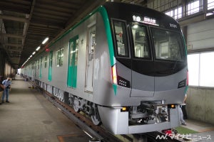 京都市営地下鉄烏丸線の新型車両20系を公開「おもいやりエリア」も