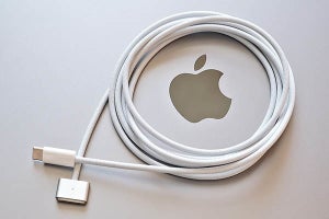 アップルが電源ケーブルのファームウエアを更新⁉　Mac用のMagSafe 3ケーブル