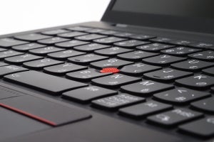 世代を重ねて11代目。ThinkPadブランドのフラグシップを務める「ThinkPad X1 Carbon Gen11」