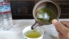 【ひんやり】「水出し緑茶」はコスパよすぎ!? 愛が詰まったお茶農家のポストが話題に