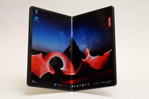 「ThinkPad X1 Fold 16」徹底レビュー。先進有機EL折りたたみ技術でスマートな印象も、価格と重さがややネック
