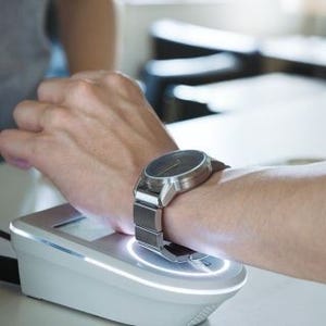 モノのデザイン 第9回 アナログとデジタルが融合した次世代の腕時計「wena wrist」(後編)