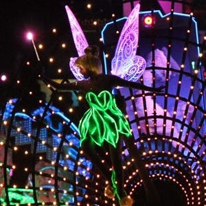 進化を続ける香港ディズニーランド･リゾート 第1回 今秋スタート! ディズニー初、光り輝く完全LEDパレードを体験