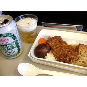 機内食図鑑 第13回 路線拡大中のLCC・タイガーエア台湾、機内食も機内販売も選ぶ楽しさあり
