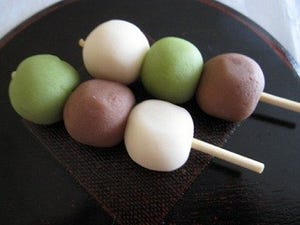 地元の面白いお土産 第19回 鳥取県倉吉市の「打吹公園だんご」は歴史ある三色串団子