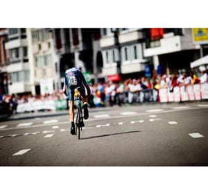 世界の自転車レースから 第66回 無駄のない美しい足が加速を促す - ツール・ド・フランス2012