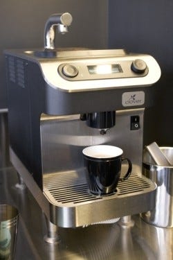 超限定コーヒー豆には特別な抽出法を--スターバックスが導入した新マシン (1) 抽出マシン「クローバー」の秘密