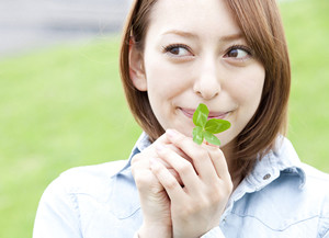 心理カウンセラーが解説! 恋人に選ばれる恋愛テクニック (2) 誰もが重い女候補! 「重女フレーズ」を「魔法フレーズ」に変えてみませんか