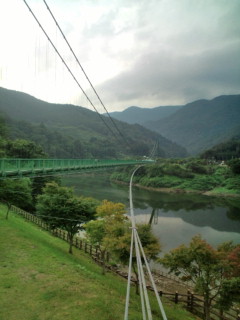 観光で行きたい全国の穴場スポット (32) 栃木県塩原町、紅葉とともにスリルが楽しめる全長320mの「もみじ谷大吊橋」