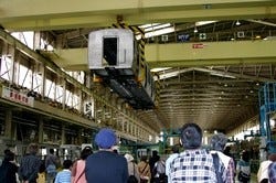 完成したての電車に乗ろう! 