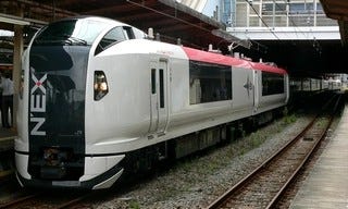 2010年のブルーリボン賞は「JR東日本E259系」ローレル賞は「近鉄22600系」