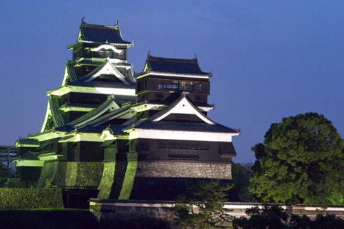 熊本県の名城・熊本城、夏休みは開園時間延長で夜間も見学可能に