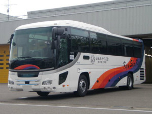 熊本県の産交バス「BSみやざき」にコンセントパウダールーム完備の新車