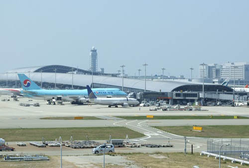 大阪府の関西国際空港には、「空港遊び」が無料でできる施設がある!?