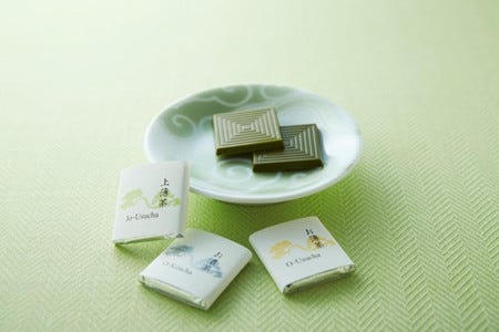 京都の老舗同士がコラボした抹茶チョコ×唐紙・豆皿セット発売