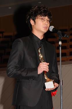 綾野剛、男優主演賞受賞も俳優のジレンマに複雑「どこかで敗北感もある」