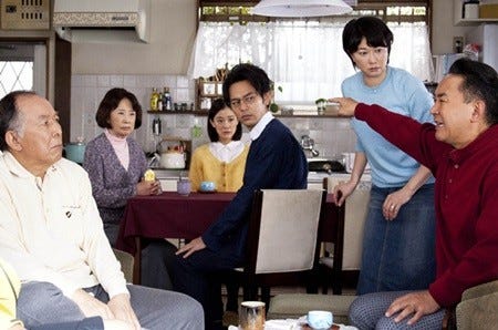 山田洋次監督、20年ぶりの喜劇映画で20分の家族会議「挑戦のシーン」