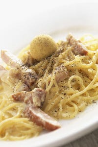 パスタのカロリーをファミレス5店舗で比較--女子のスイーツプラスはアウト?