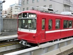 鉄道トリビア (39) 電車についているよじ登り対策という部品、対象は人ではなく……??