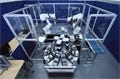 三菱と京大、セル生産方式に対応するロボットの知能化技術を開発