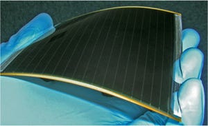 産総研、フレキシブルCIGS太陽電池サブモジュールで変換効率15.9%を達成