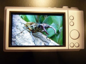 シャープ、2D/3D表示が切り替え可能なタッチパネル付3D-LCDを開発