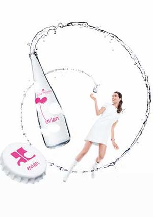 「エビアン」デザイナーズボトル、2012年版は「クレージュ」がデザイン