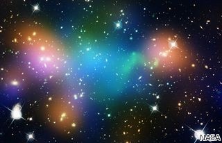 銀河団「アベル520」でダークマターの基本理論を覆す可能性を発見