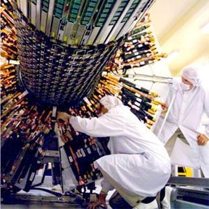 日本の技術と科学力が2013年のノーベル物理学賞「ヒッグス粒子発見」に貢献