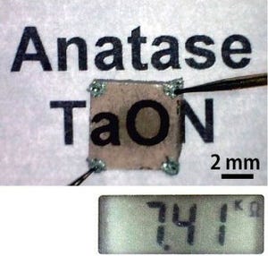 東大、酸窒化タンタル(TaON)が高性能な半導体材料であることを発見