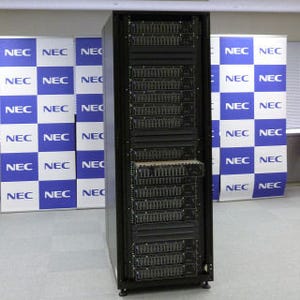 NEC、1ラックにサーバ700台収容可能な垂直統合システム - メインは海外展開