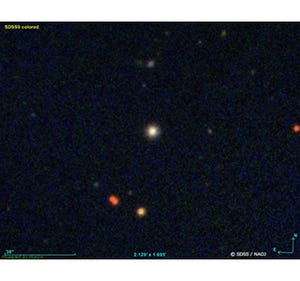 宇宙初代の巨大質量星の痕跡を発見