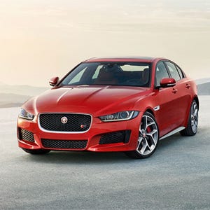 ジャガー、新開発のモジュラー車体構造を採用した「ジャガーXE」を発表