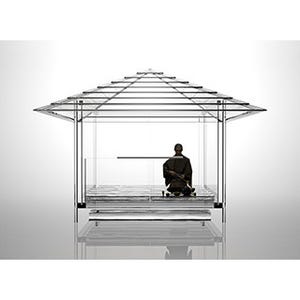 京都府・山科で吉岡徳仁の"ガラスの茶室"を重要文化財の舞台上に展示